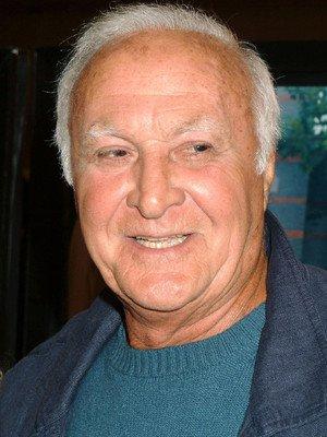 Robert Loggia