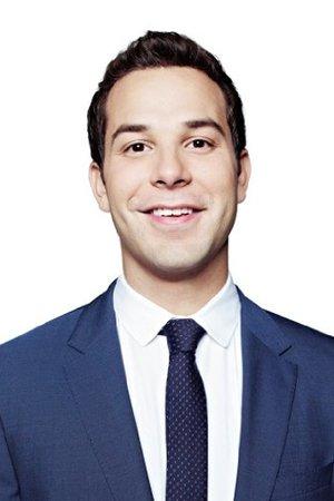 Skylar Astin