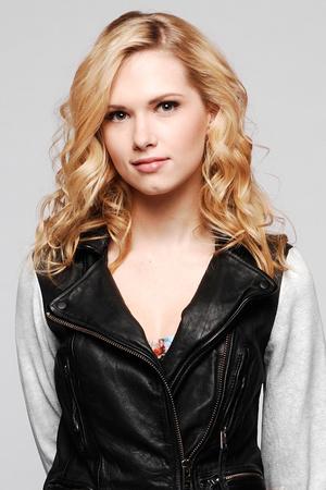 Claudia Lee